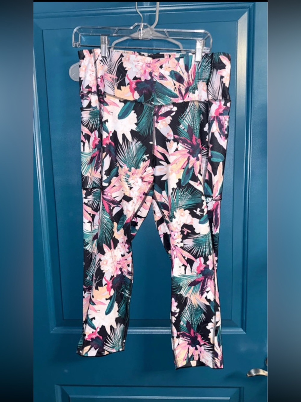 Women’s Apana Floral Print Women’s Capri Pants - Black/Pink